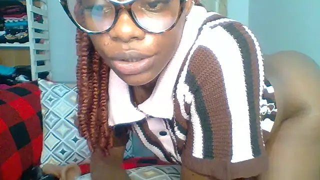 Petite 254 online show from May 7, 11:32 pm