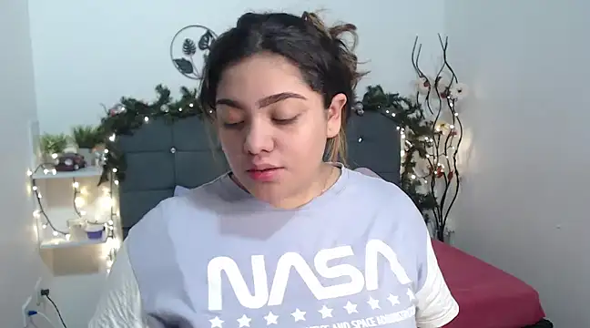 KathyGonzalez online show from December 6, 11:54 am