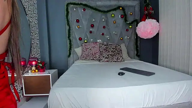 Hotsamantamature online show from January 7, 7:28 pm