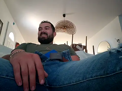 Snapshot of Leonormaldick chatting on October 15, 2:39 pm Leonormaldick online show from October 15, 2:39 pm