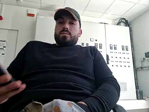 Snapshot of Leonormaldick chatting on February 17, 12:01 pm Leonormaldick online show from February 17, 12:01 pm