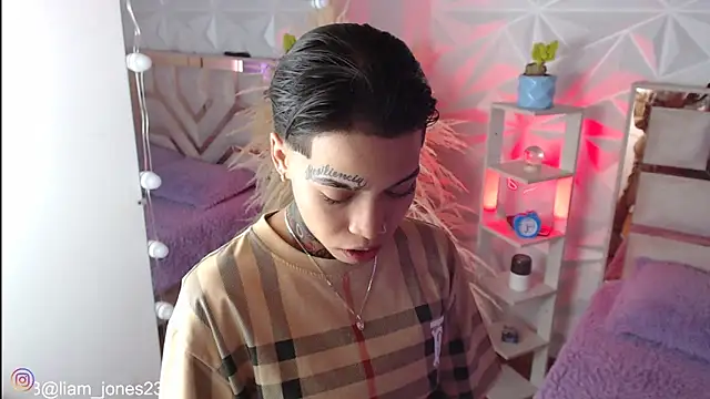 Jonesliam23 online show from October 3, 7:55 pm