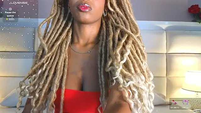 Snapshot of adaraSmiith chatting on November 26, 2:29 pm adaraSmiith online show from November 26, 2:29 pm