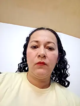 Snapshot of luisa_curli chatting on October 25, 11:54 pm luisa curli online show from October 25, 11:54 pm