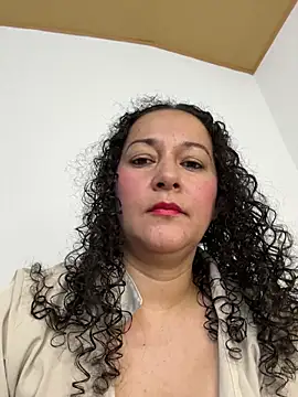 luisa curli online show from January 16, 1:31 am