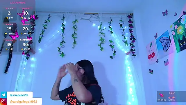 EmilyMeoww online show from December 3, 2:19 am