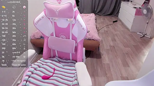 Malina Lovely online show from December 2, 8:59 pm