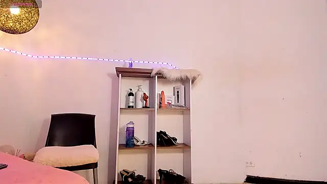 Snapshot of rose_scottt chatting on January 21, 3:43 pm rose scottt online show from January 21, 3:43 pm