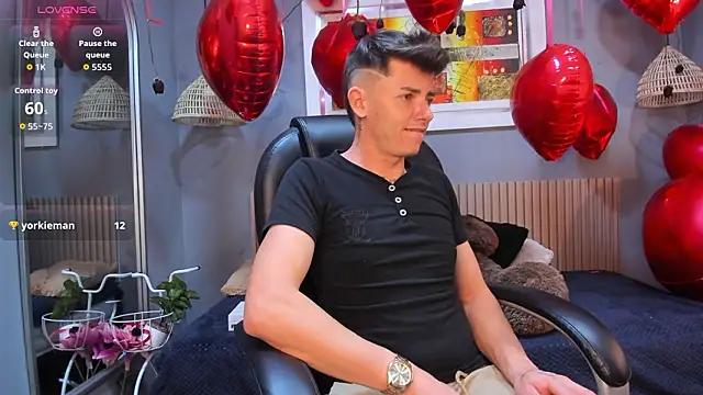 Snapshot of tossetrech chatting on February 20, 3:25 am tossetrech online show from February 20, 3:25 am