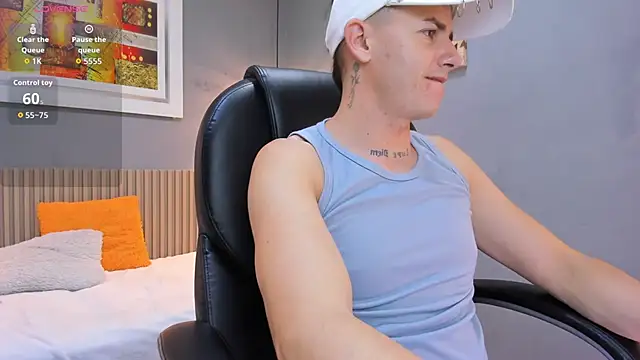 Snapshot of tossetrech chatting on March 13, 3:24 am tossetrech online show from March 13, 3:24 am