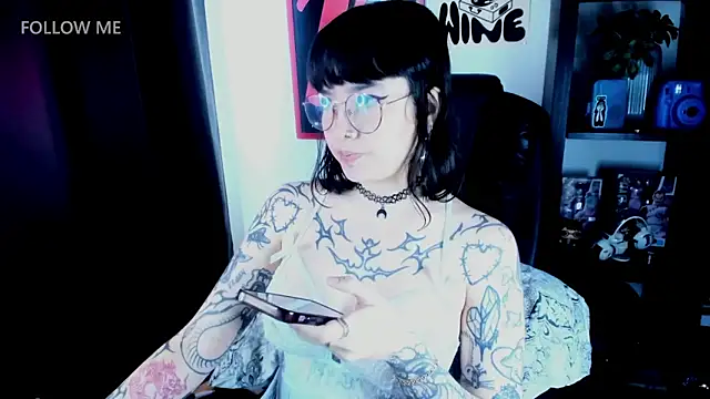 Demongirl6666 online show from March 11, 8:20 am