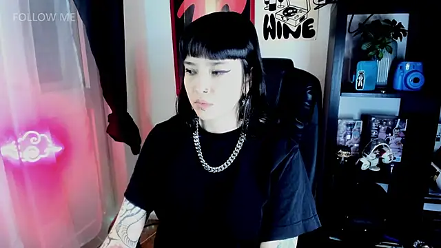 Demongirl6666 online show from March 12, 7:09 pm
