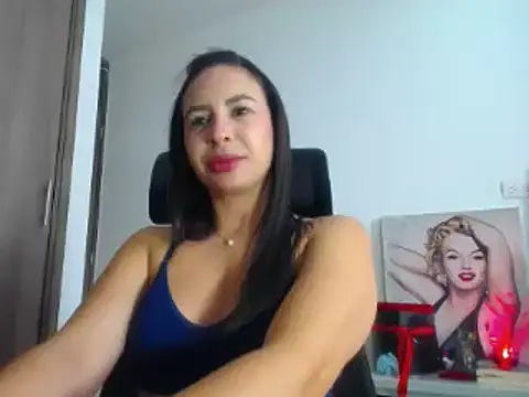 Snapshot of Shantalhotx69 chatting on February 8, 3:31 pm Shantalhotx69 online show from February 8, 3:31 pm