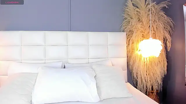 HannaKarson online show from November 29, 11:35 am