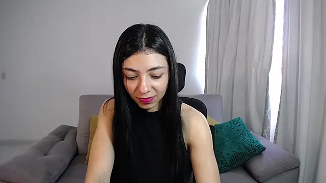 Snapshot of Liissa_cute_ chatting on January 13, 6:59 pm Liissa cute online show from January 13, 6:59 pm