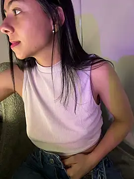 Snapshot of Liissa_cute_ chatting on March 23, 10:36 pm Liissa cute online show from March 23, 10:36 pm