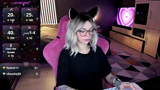 Snapshot of The_love_project chatting on February 19, 9:44 pm The love project online show from February 19, 9:44 pm