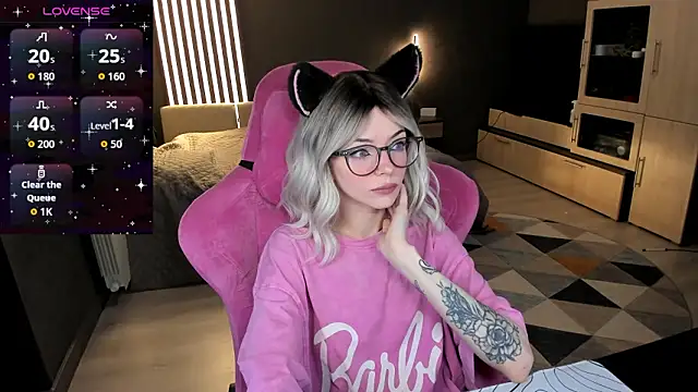 Snapshot of The_love_project chatting on March 2, 12:02 am The love project online show from March 2, 12:02 am