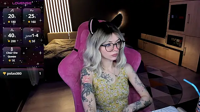 Snapshot of The_love_project chatting on March 13, 7:42 pm The love project online show from March 13, 7:42 pm