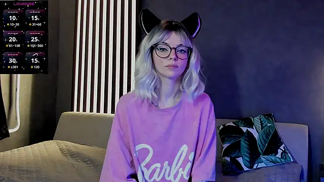 Snapshot of The_love_project chatting on March 15, 10:05 pm The love project online show from March 15, 10:05 pm