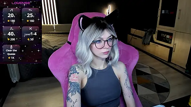 Snapshot of The_love_project chatting on March 18, 11:08 pm The love project online show from March 18, 11:08 pm