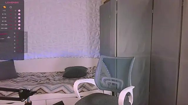 Snapshot of Jerry_Bomb chatting on October 12, 2:05 pm Jerry Bomb online show from October 12, 2:05 pm