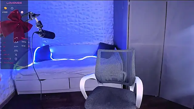 Snapshot of Jerry_Bomb chatting on November 30, 9:24 am Jerry Bomb online show from November 30, 9:24 am