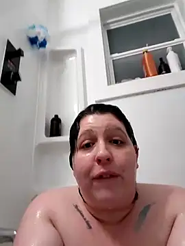 Snapshot of emjssbbw chatting on November 7, 2:11 am emjssbbw online show from November 7, 2:11 am