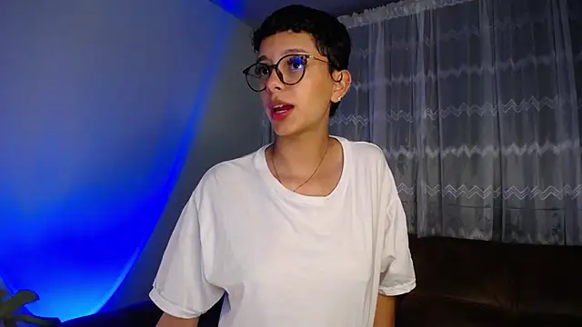 Snapshot of peyton_golden1 chatting on January 27, 5:25 am peyton golden1 online show from January 27, 5:25 am