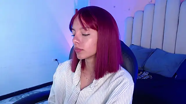 Snapshot of peyton_golden1 chatting on October 4, 3:37 am peyton golden1 online show from October 4, 3:37 am