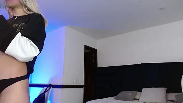 peyton golden1 online show from March 6, 3:03 am