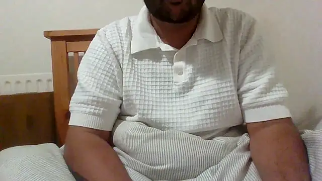 whoreboi98 online show from May 3, 9:21 pm