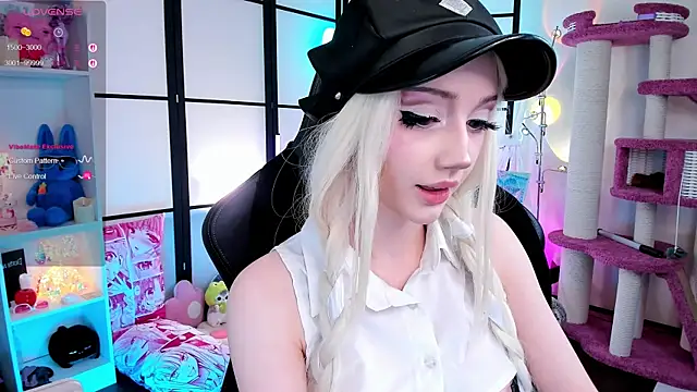 Snapshot of LilithLin chatting on April 17, 7:06 pm LilithLin online show from April 17, 7:06 pm