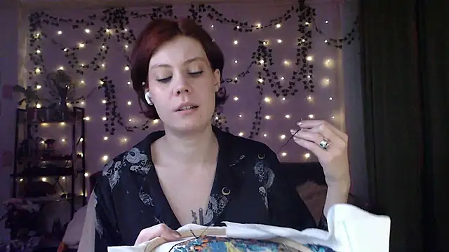 Snapshot of Your_Corvus chatting on December 5, 9:50 am Your Corvus online show from December 5, 9:50 am