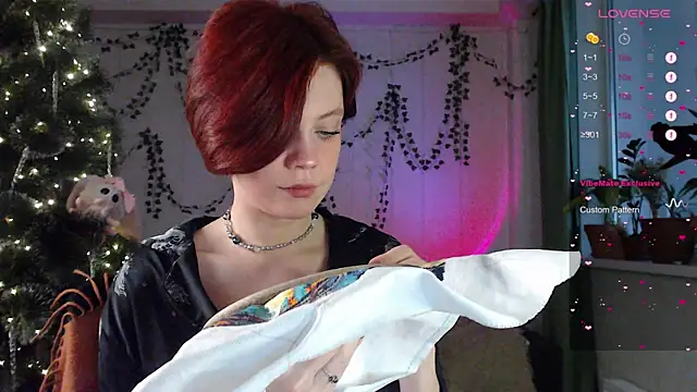 Snapshot of Your_Corvus chatting on December 16, 6:32 am Your Corvus online show from December 16, 6:32 am