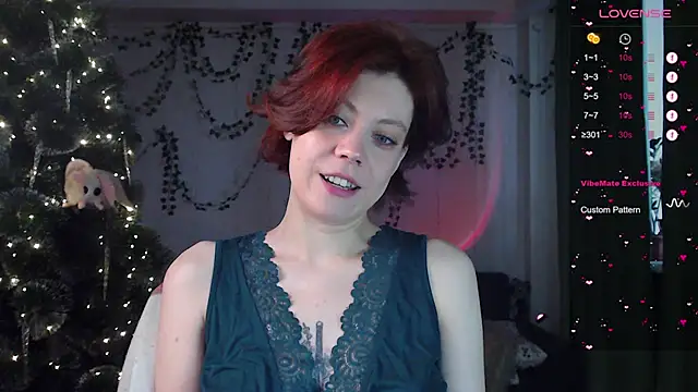 Snapshot of Your_Corvus chatting on December 18, 6:32 am Your Corvus online show from December 18, 6:32 am
