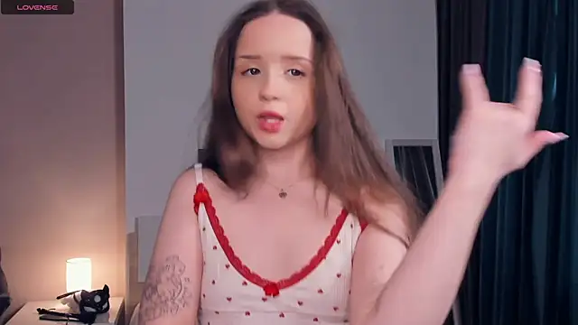 Snapshot of RenetTolken chatting on October 3, 9:17 am RenetTolken online show from October 3, 9:17 am