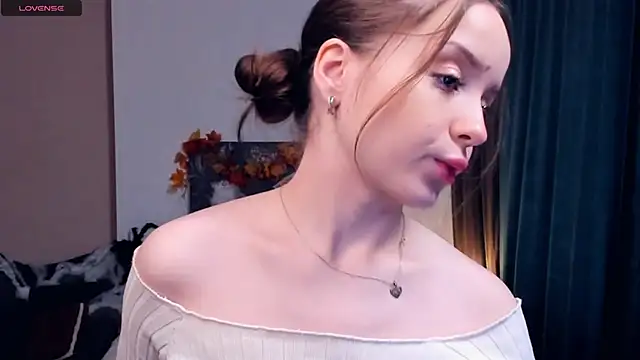 Snapshot of RenetTolken chatting on October 25, 9:17 am RenetTolken online show from October 25, 9:17 am