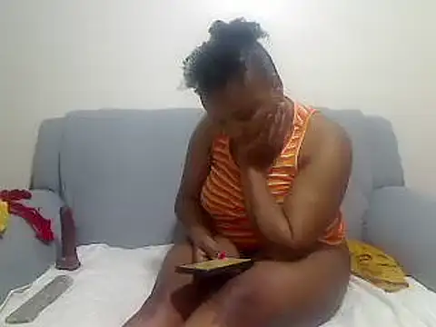 Snapshot of browndolly12 chatting on December 5, 7:06 pm browndolly12 online show from December 5, 7:06 pm