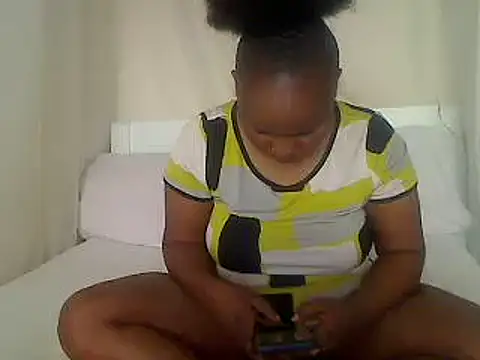 Snapshot of browndolly12 chatting on February 20, 2:13 pm browndolly12 online show from February 20, 2:13 pm