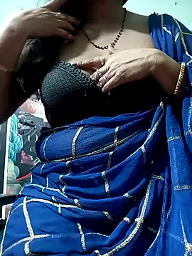 Snapshot of Savita_bhabhii chatting on January 29, 10:37 am Savita bhabhii online show from January 29, 10:37 am