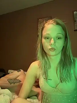 Snapshot of Daddyssllut chatting on February 19, 12:14 am Daddyssllut online show from February 19, 12:14 am