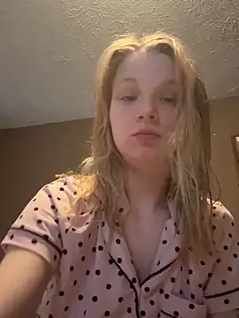 Snapshot of Daddyssllut chatting on March 21, 7:13 pm Daddyssllut online show from March 21, 7:13 pm