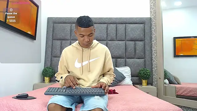 LiamsyAllison online show from February 10, 2:37 pm