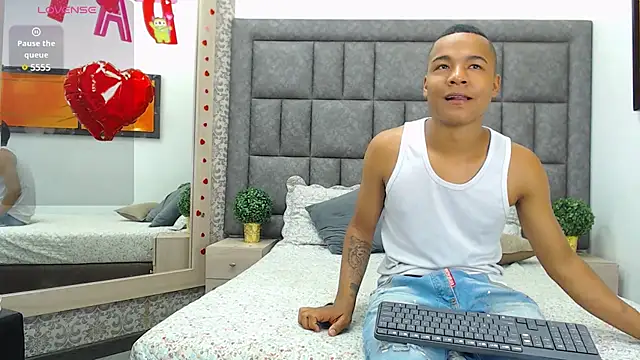 LiamsyAllison online show from February 25, 2:54 pm