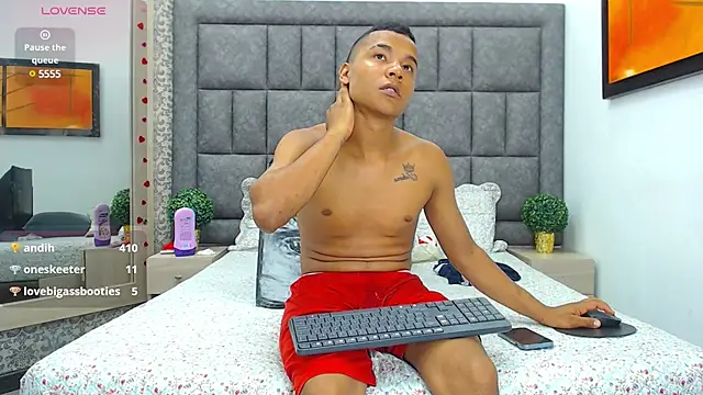 LiamsyAllison online show from March 17, 9:23 pm