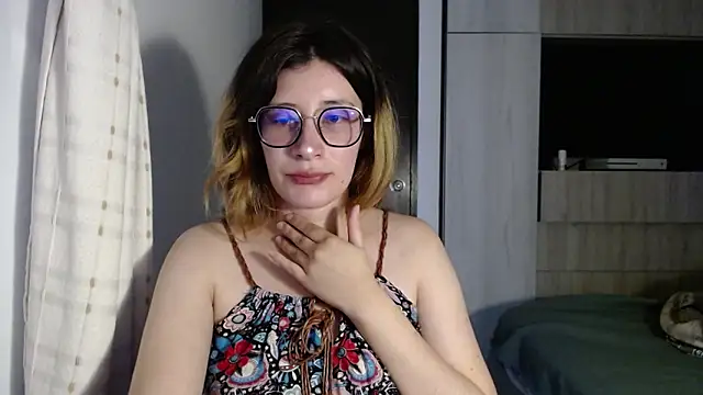 mariana124- online show from December 13, 2:38 pm