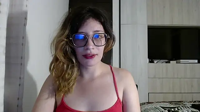 mariana124- online show from December 30, 10:45 pm