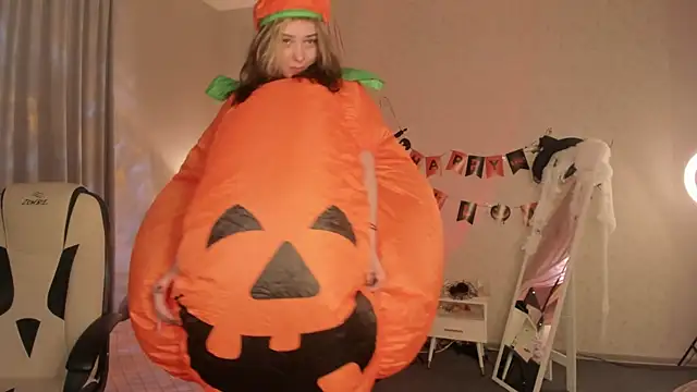 Snapshot of Vanessa_Walters chatting on October 31, 3:07 am Vanessa Walters online show from October 31, 3:07 am