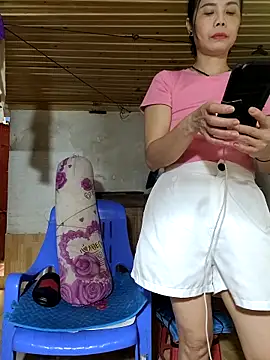 Snapshot of Tinease chatting on September 24, 1:09 am Tinease online show from September 24, 1:09 am